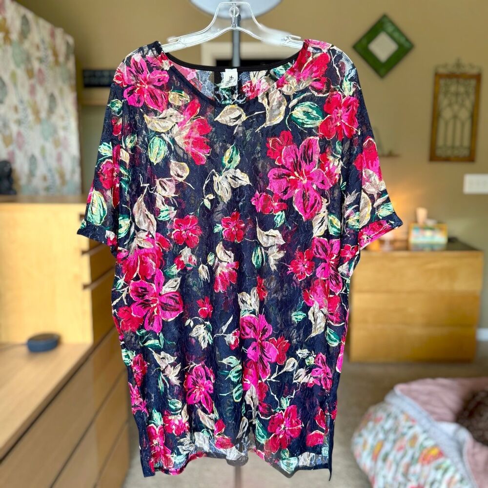 Floral Crochet V Neck Top